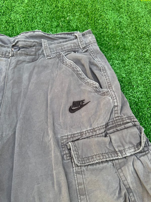 VINTAGE CARHARTT CARGO SHORTS 37