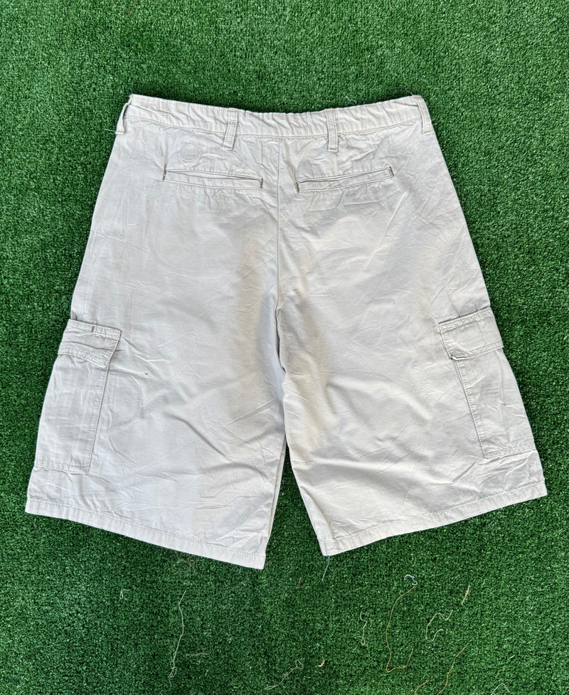 VINTAGE NIKE CARGO SHORTS 33