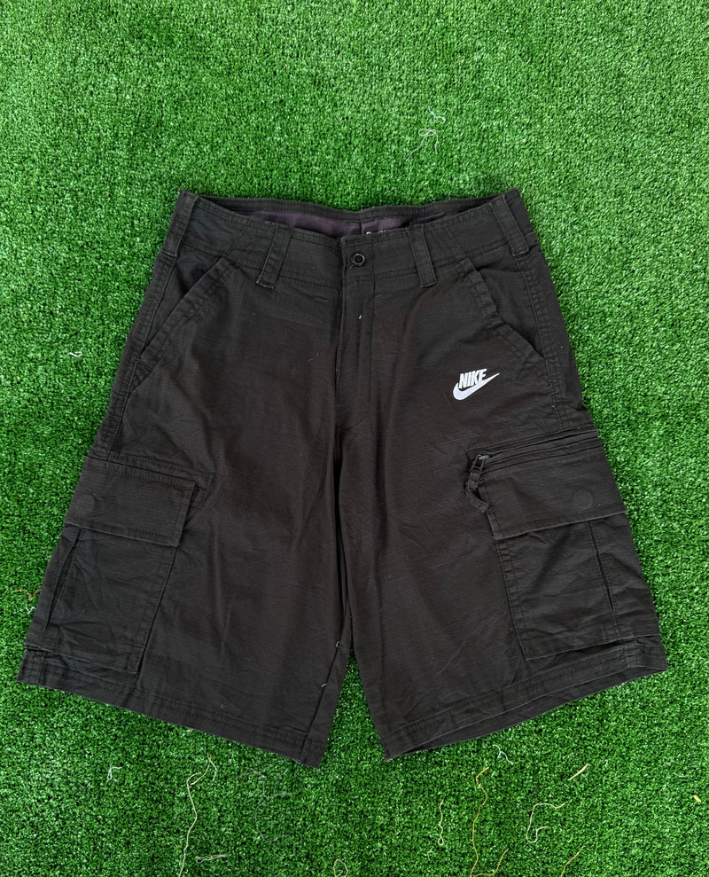 VINTAGE NIKE CARGO SHORTS 28