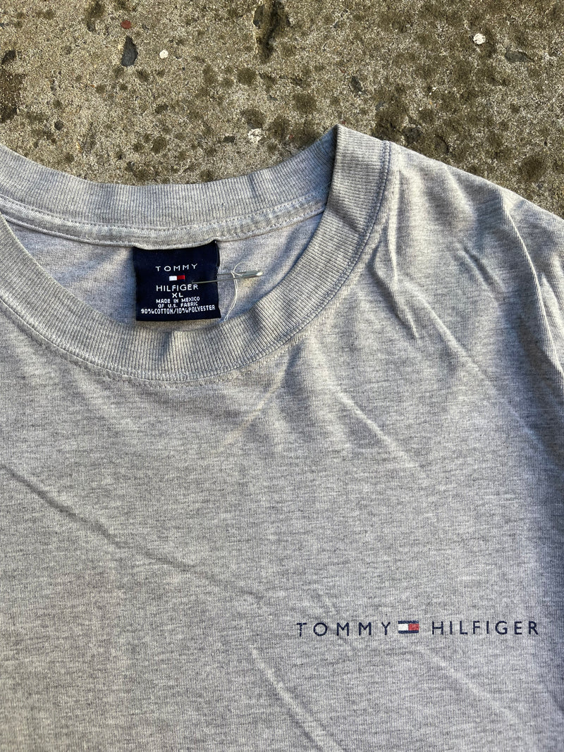 VINTAGE TOMMY HILFIGER T-SHIRTS XL