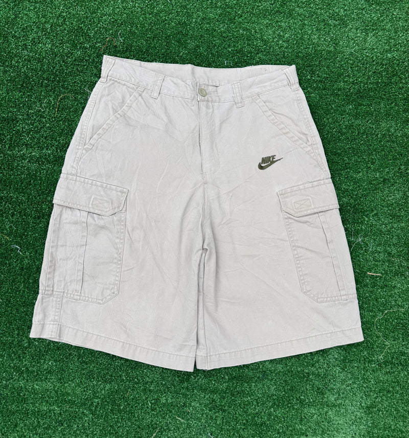 VINTAGE NIKE CARGO SHORTS 31