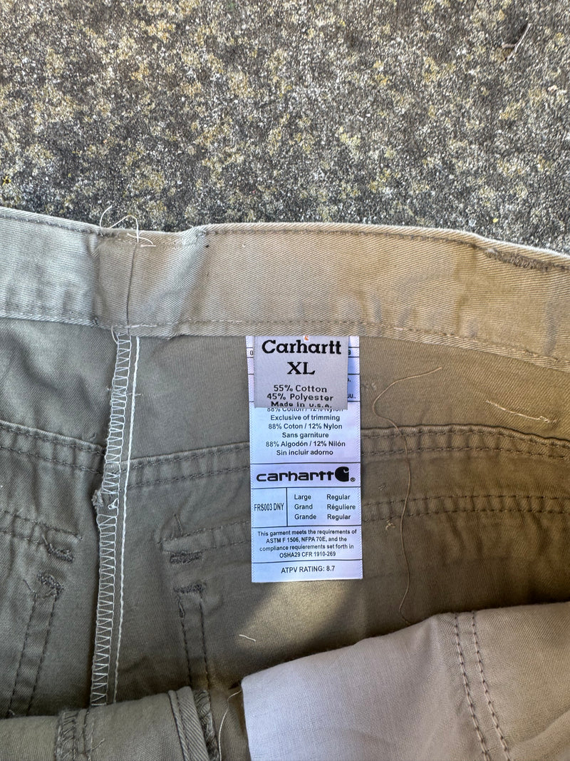 VINTAGE CARHARTT CARGO SHORTS 31