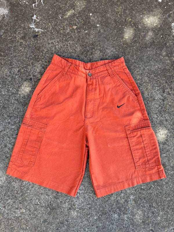 VINTAGE NIKE CARGO SHORTS 26