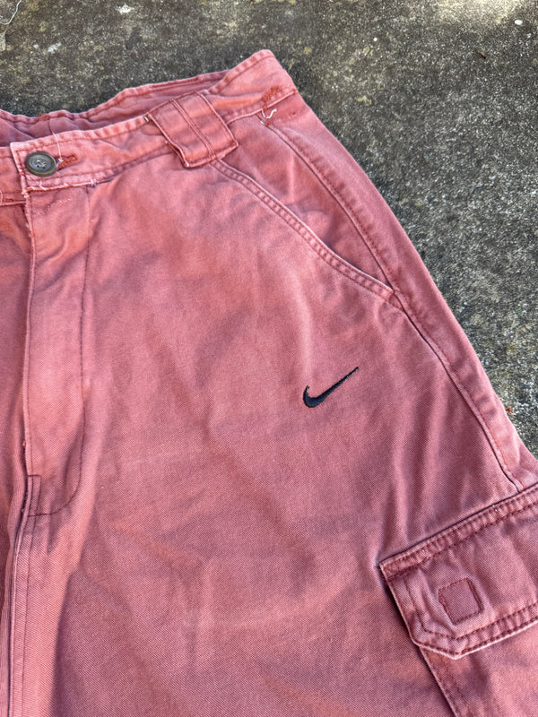 VINTAGE NIKE CARGO SHORTS 28