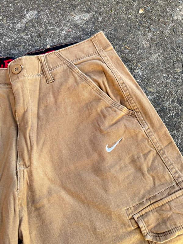 VINTAGE NIKE CARGO SHORTS 30