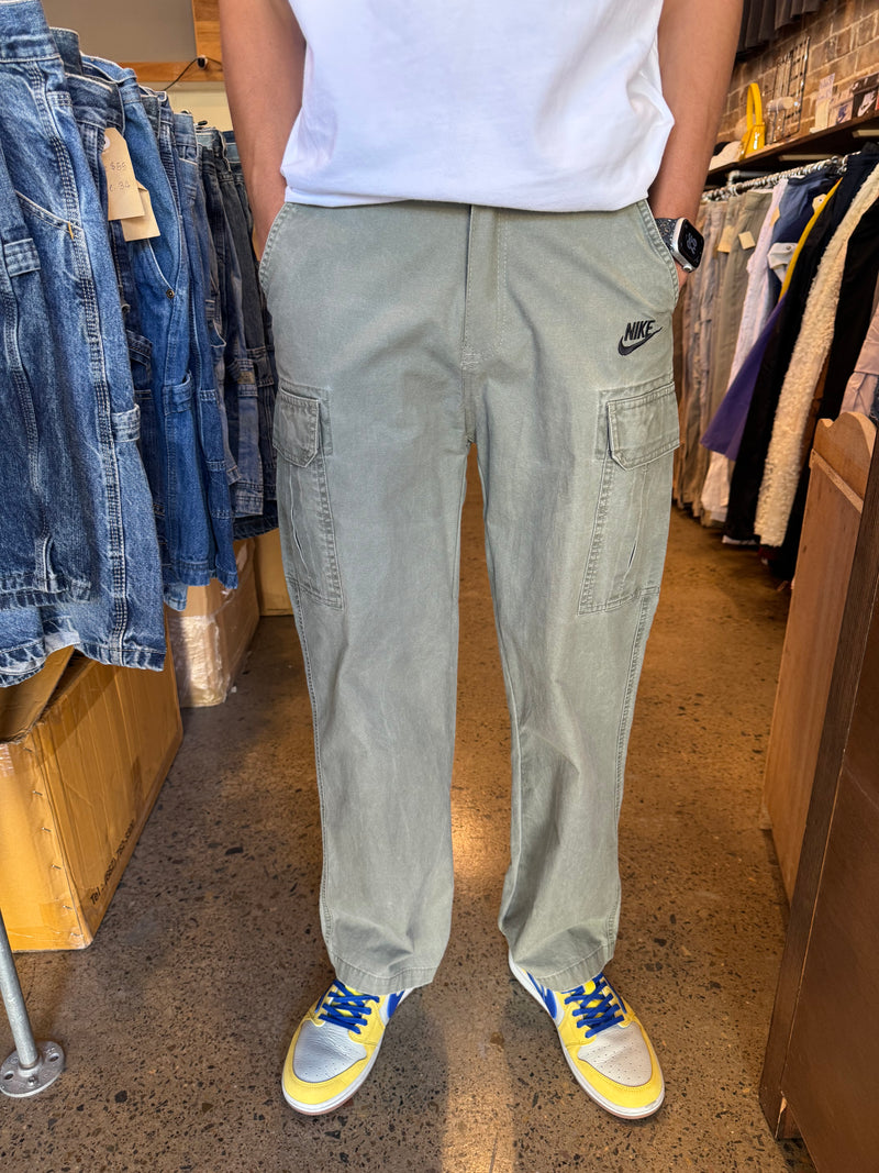 VINTAGE NIKE CARGO PANTS 26