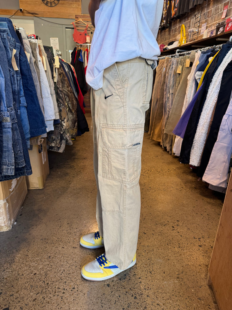 VINTAGE NIKE CARGO PANTS 28