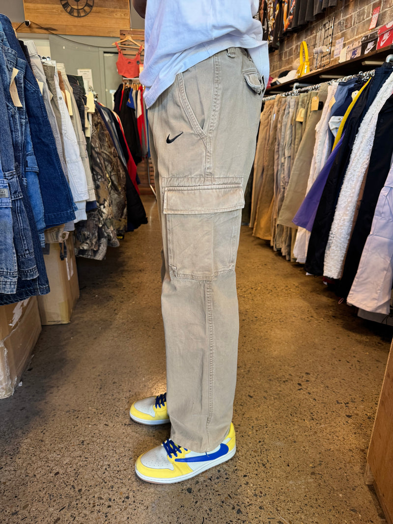 VINTAGE NIKE CARGO PANTS 27