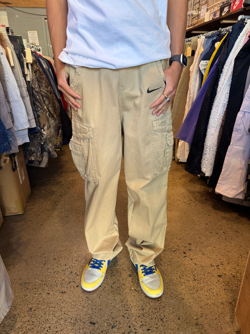 VINTAGE NIKE CARGO PANTS 32