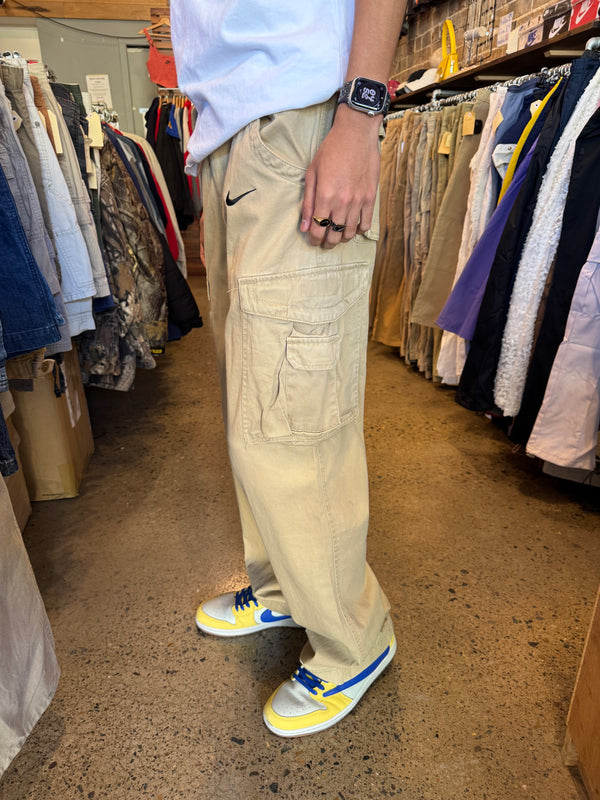 VINTAGE NIKE CARGO PANTS 32