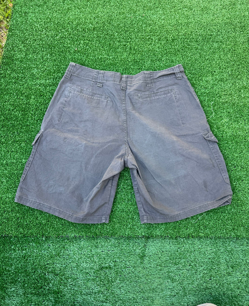 VINTAGE NIKE CARGO SHORTS 37