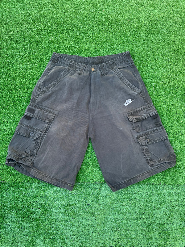 VINTAGE NIKE CARGO SHORTS 31