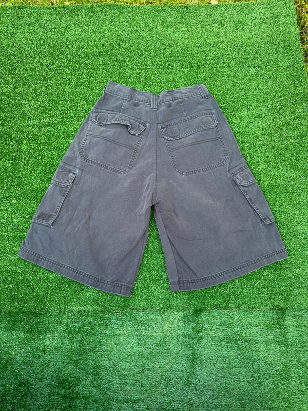 VINTAGE NIKE CARGO SHORTS 25