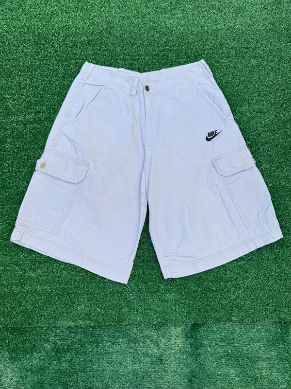 VINTAGE NIKE CARGO SHORTS 28