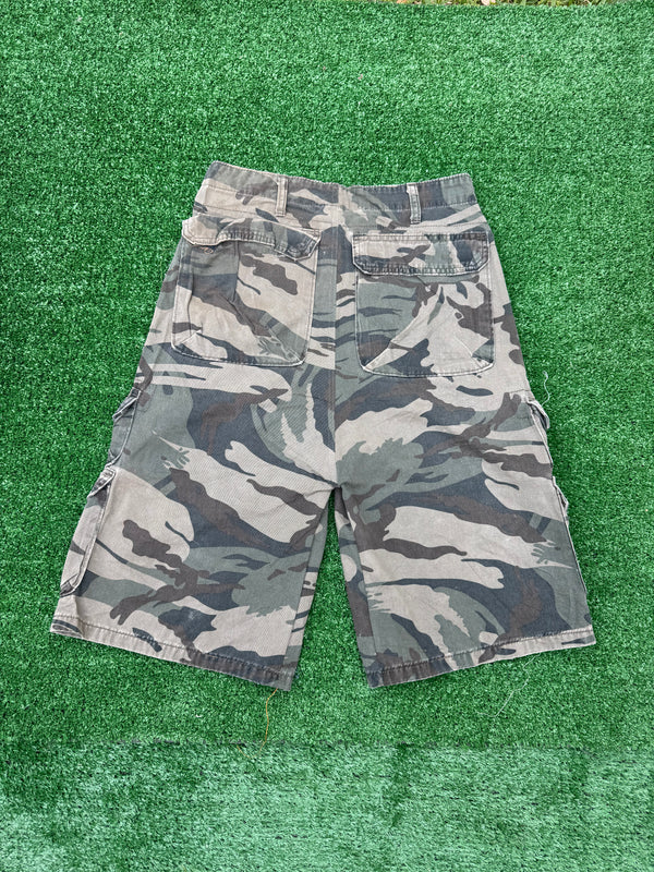 VINTAGE NIKE CARGO SHORTS 29