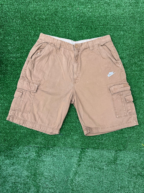 VINTAGE NIKE CARGO SHORTS 37