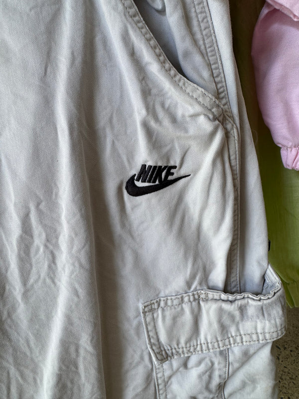 VINTAGE NIKE CARGO SHORTS 29