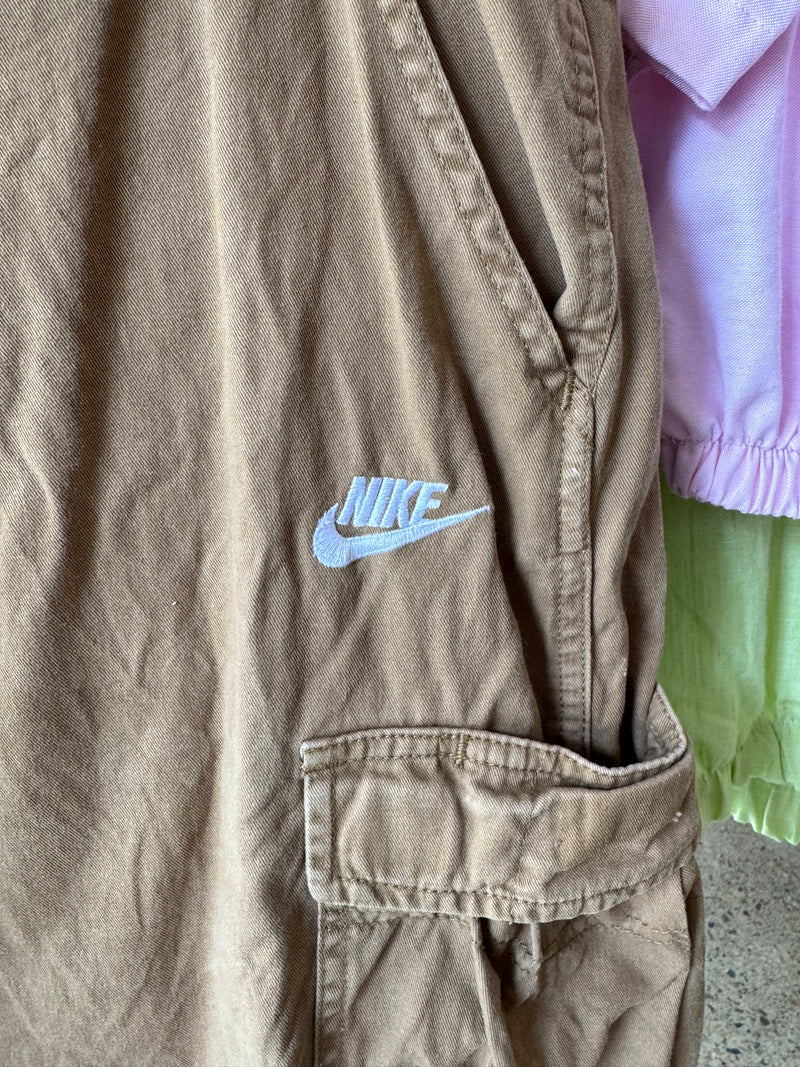 VINTAGE NIKE CARGO SHORTS 34