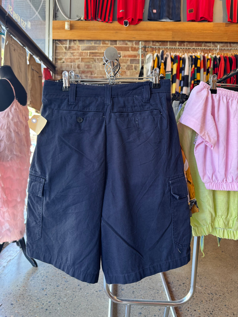 VINTAGE NIKE CARGO SHORTS 26