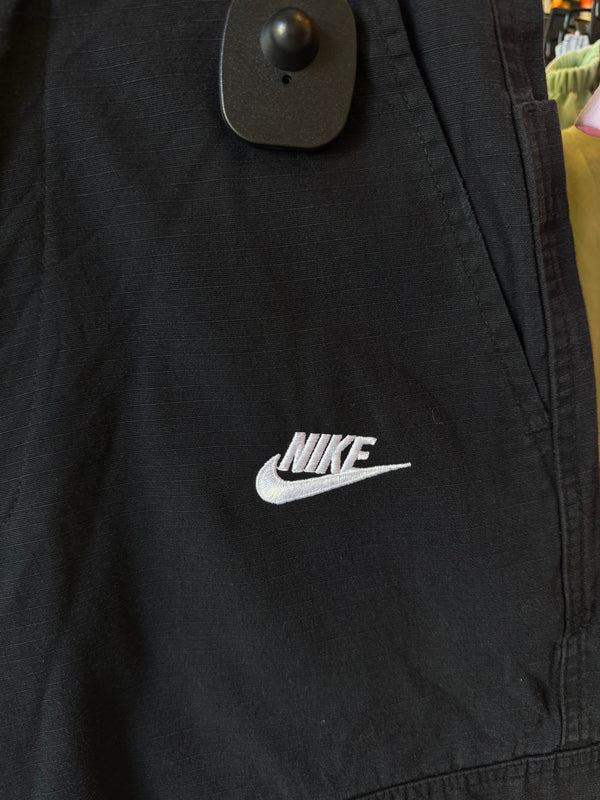 VINTAGE NIKE CARGO SHORTS 24