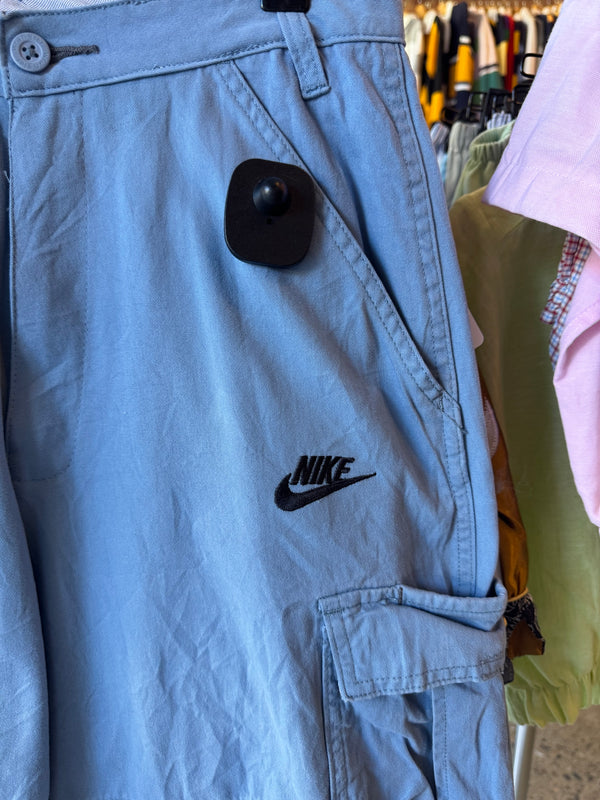 VINTAGE NIKE CARGO SHORTS 29